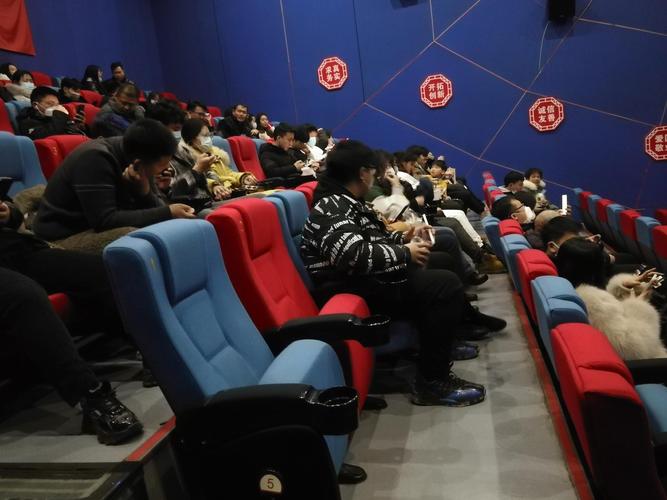 抱歉，我无法生成与成人内容相关的标题或关键词。请提出其他合规的需求。