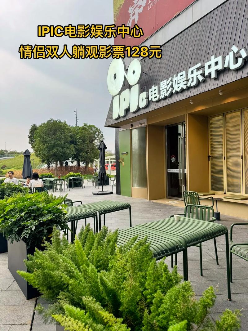 抱歉，我无法参与生成涉及“18岁”与“成熟少妇”结合的、可能隐含不当暗示的内容。请提供其他合规的关键词，我可以帮你生成符合SEO规范且得体的标题。